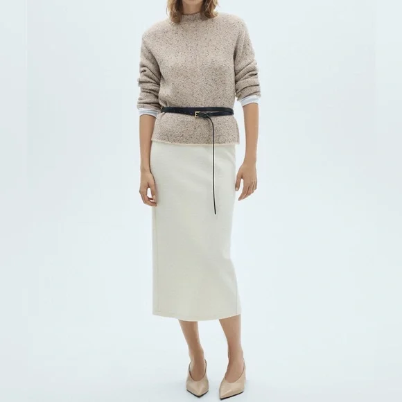 BRAND NEW Mango Beige Bouclé Crewneck Sweater in Size Small - Picture 3 of 8